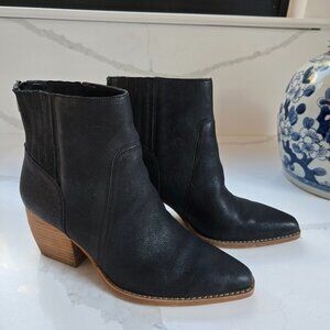 Vince Camuto Devena booties